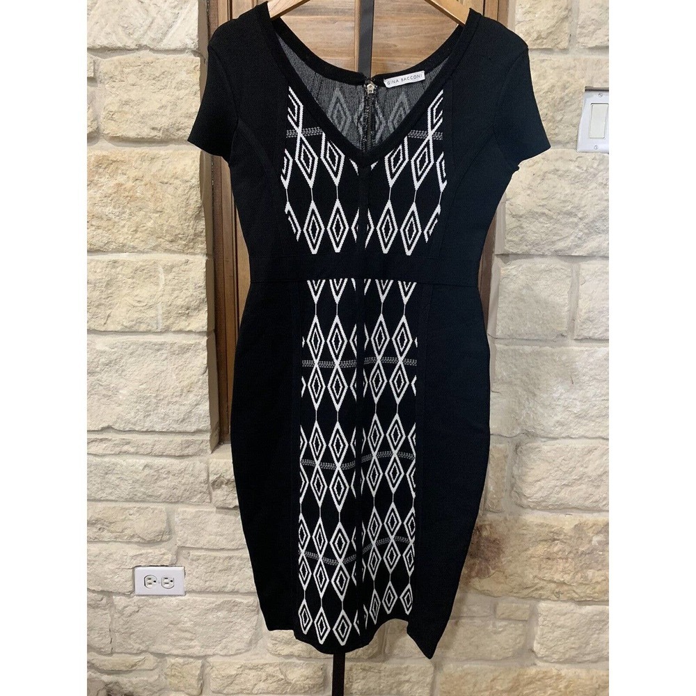 Gina Bacconi Women’s Knit Dress Cap Sleeve V Neck Black And White Body Con M